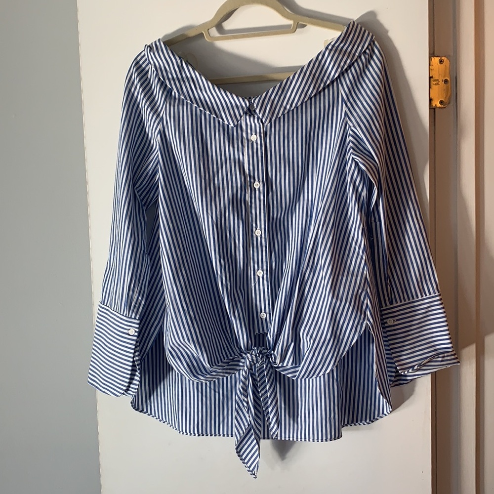 DO+BE blue & white vertical stripe blouse. Boat neck, button down,size small